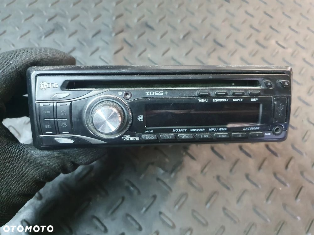 Radioodtwarzacz samochodowy LG o mocy wyjściowej 4 x 50 LG LAC5800R - 1