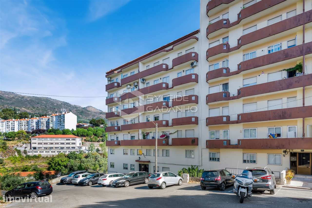 Apartamento T4 para VENDA na Calçada das Poldras, zona baixa da Covilh - Grande imagem: 2/50