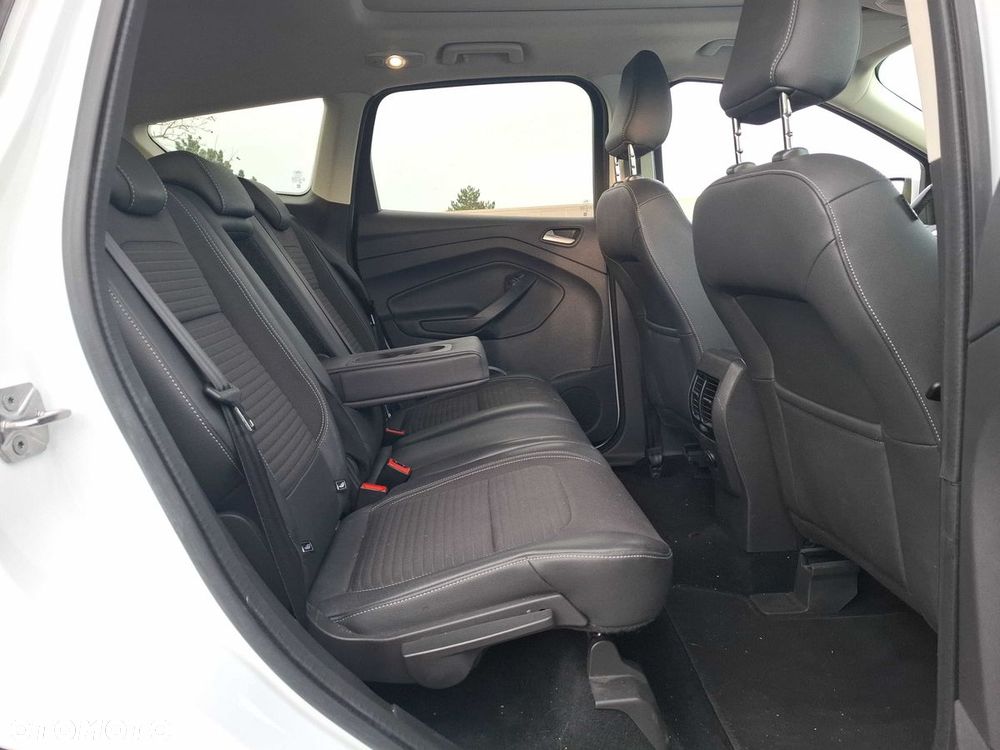 Ford Kuga 1.5 EcoBoost 2x4 Titanium - 10