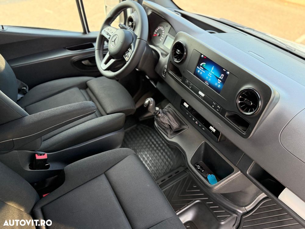 Mercedes-Benz Sprinter - 13