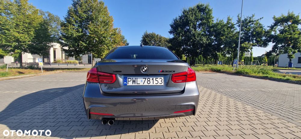 BMW Seria 3 330i xDrive - 5