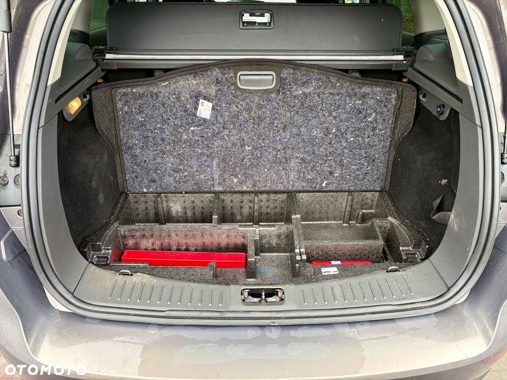 Ford Kuga 2.0 TDCi 4x4 Titanium - 6