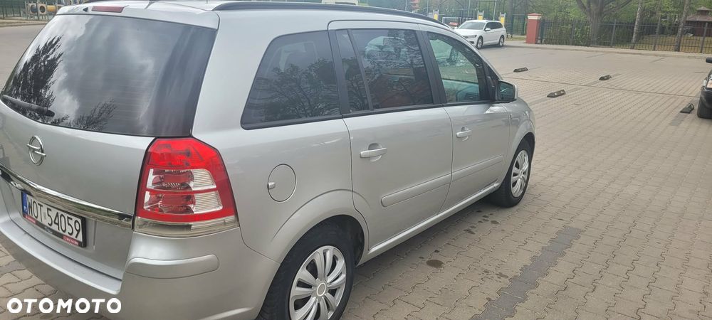 Opel Zafira 1.8 Essentia EU5 - 5