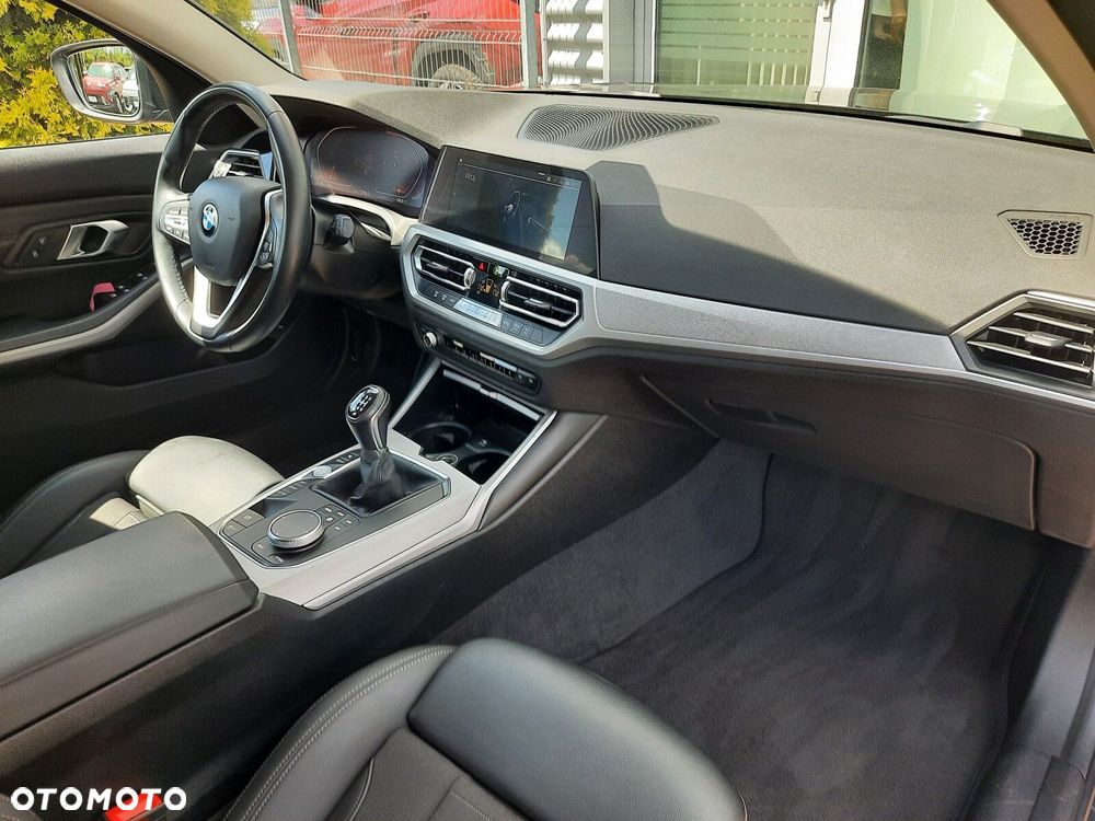 BMW Seria 3 318i Advantage - 13