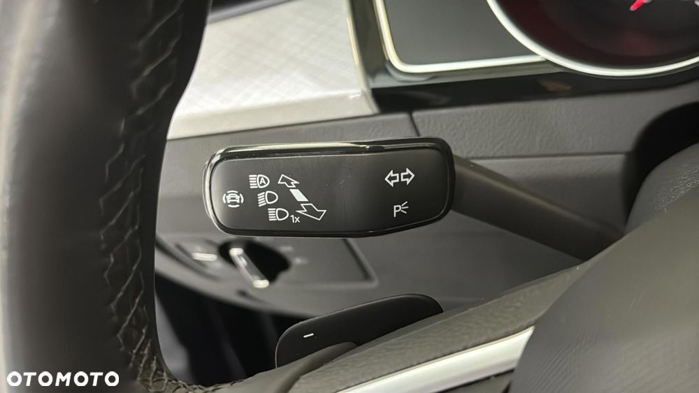 Volkswagen Passat 2.0 TDI EVO Business DSG - 27