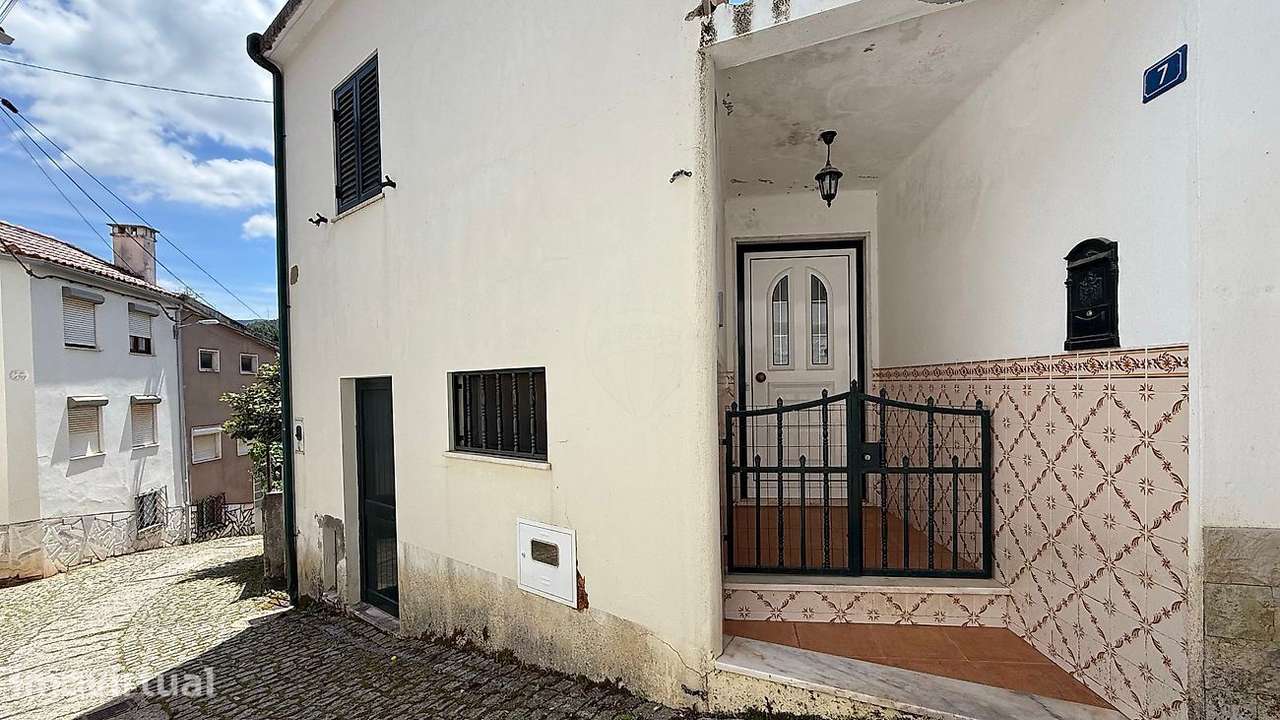 MORADIA T3 COM TERRAÇO E LINDA VISTA NO COLMEAL GÓIS