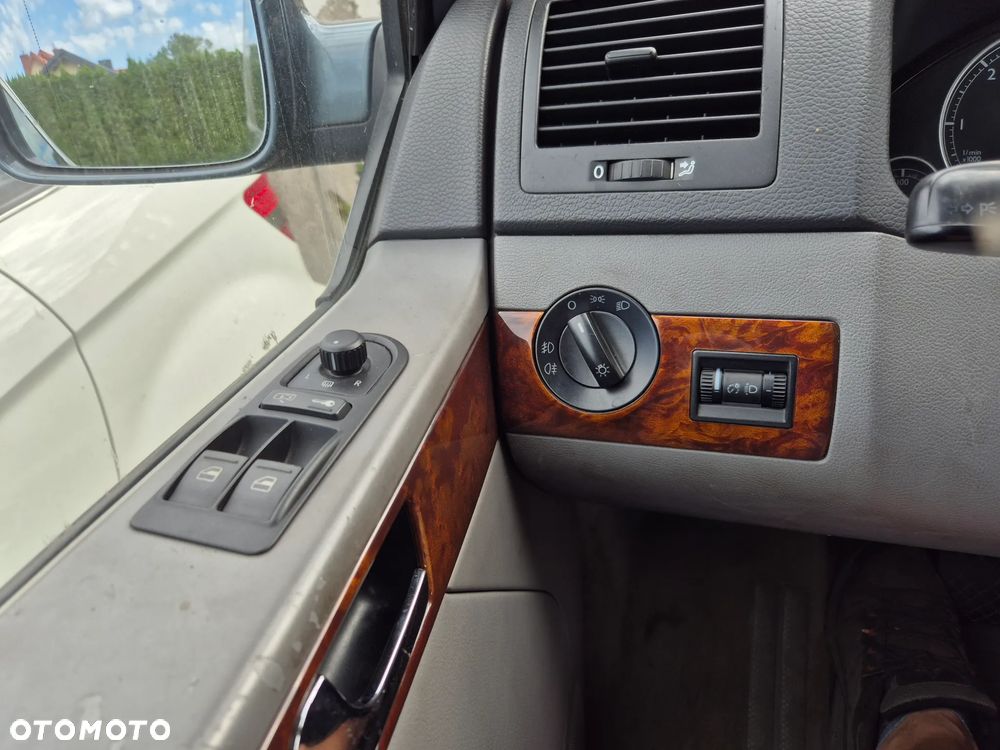 Volkswagen Multivan - 8