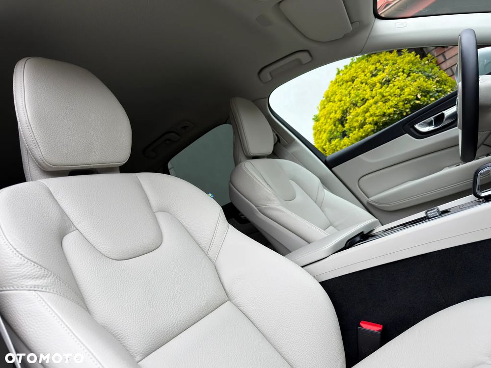 Volvo XC 60 B4 D AWD Inscription - 10