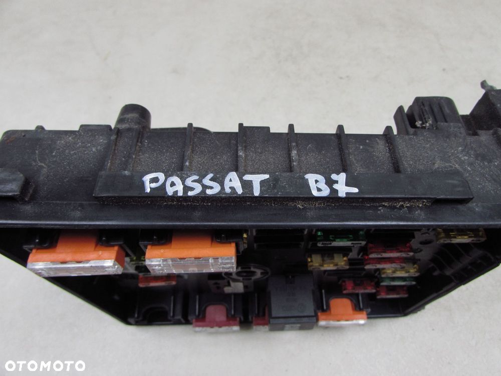 VW AUDI SEAT SKODA PASSAT B7 SKRZYNKA BEZPIECZNIKOW 3C0937125A - 9