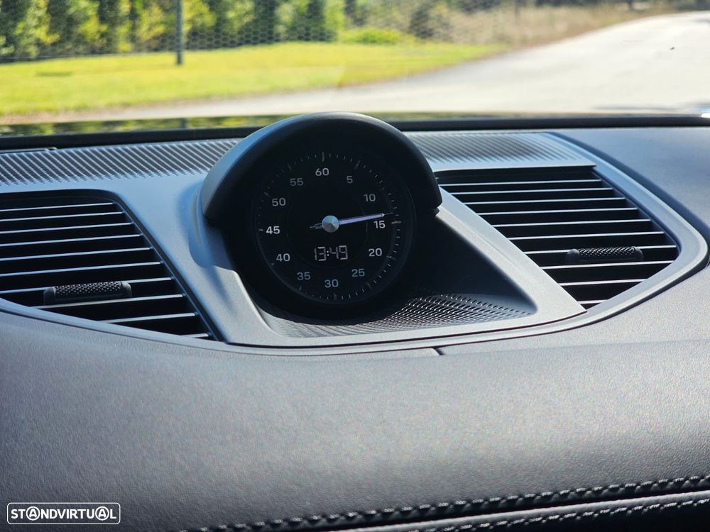 Porsche Panamera 4 E-Hybrid - 14