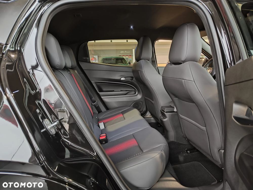 Alfa Romeo Junior 1.2 mHEV Ibrida Q4 eDCT - 10