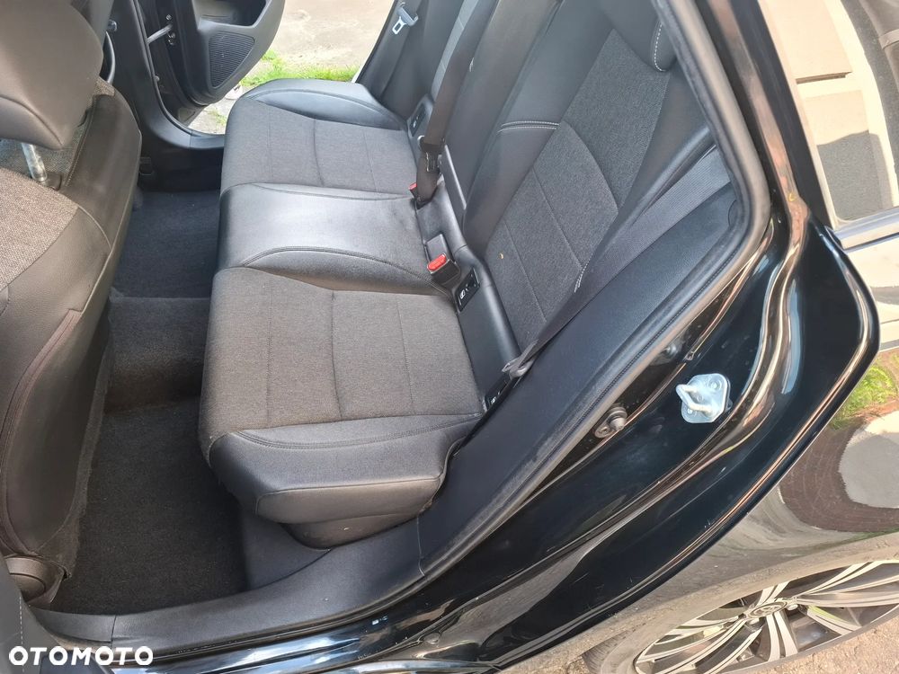 Toyota Corolla 2.0 Hybrid Comfort - 13