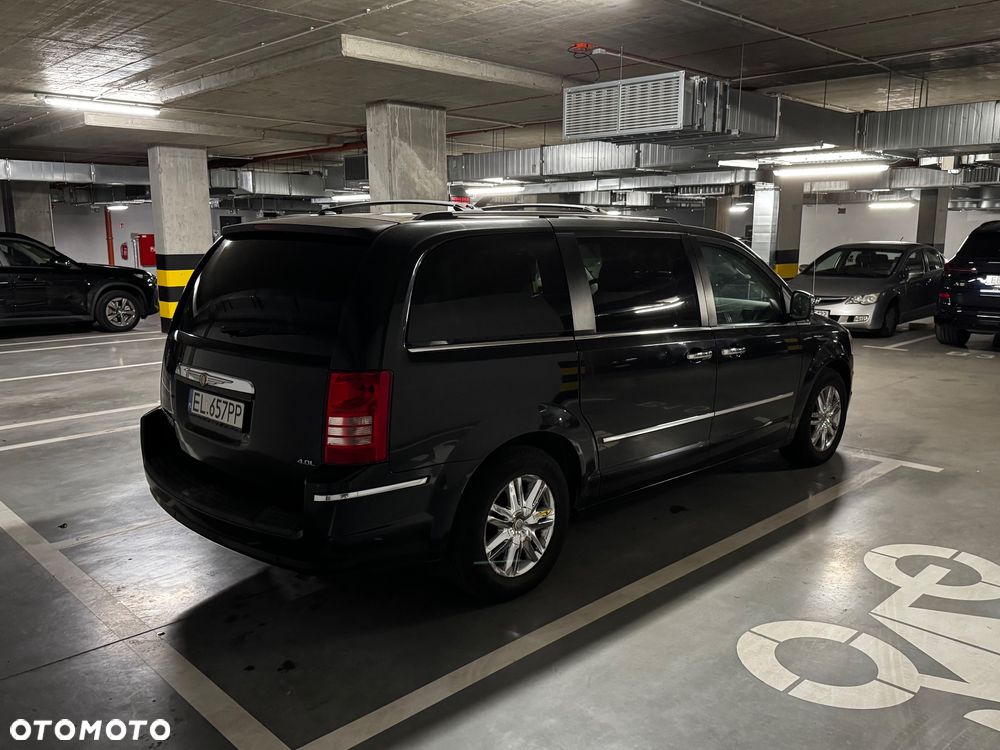 Chrysler Town & Country 4.0 Limited - 5