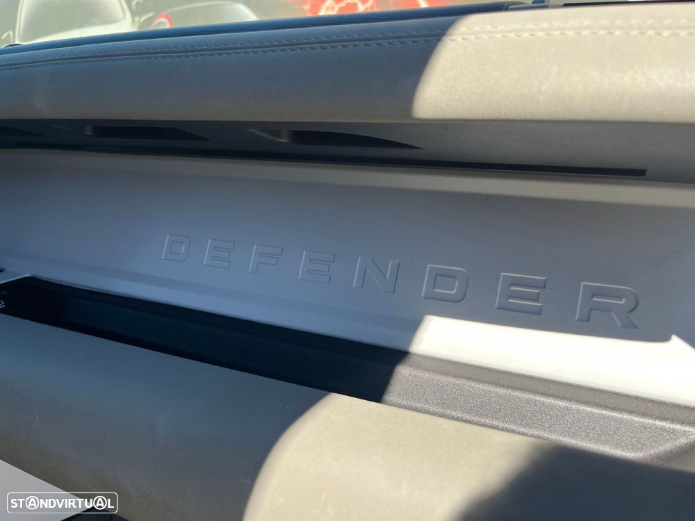 Land Rover Defender 2.0 P400e 110 AWD SE - 23