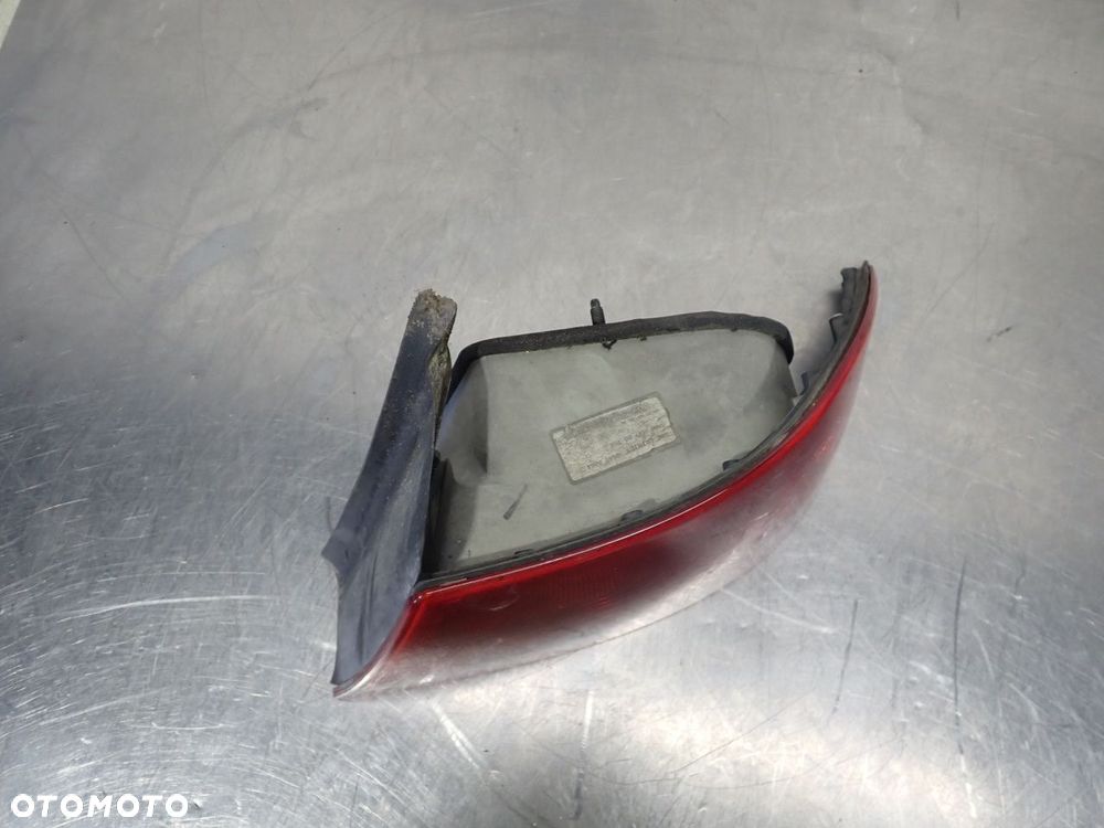 LAMPA PRAWA TYLNA SAAB 9-3 II 2.2 - 2