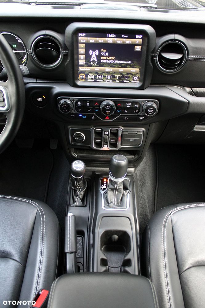Jeep Wrangler 2.0 4xe Plug-In Hybrid Softtop Sahara - 23