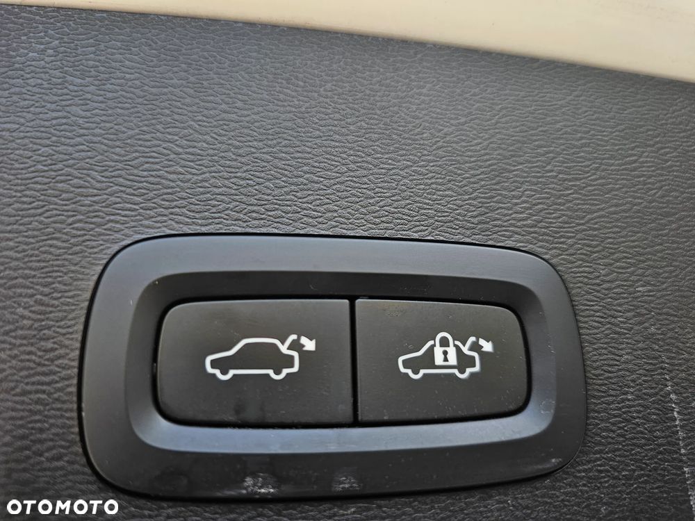 Volvo XC 40 T5 AWD Geartronic Momentum Pro - 19
