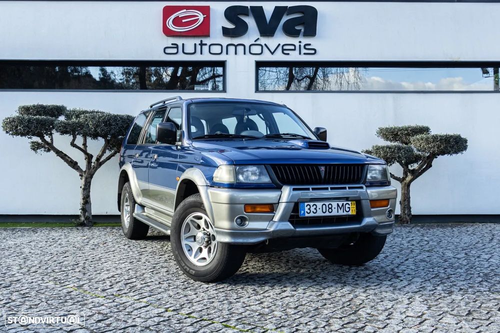 Mitsubishi Pajero Sport 2.5 TD GLS - 1