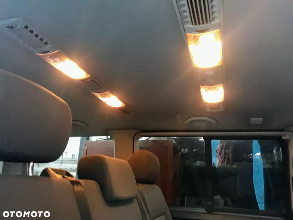 Volkswagen Multivan - 14