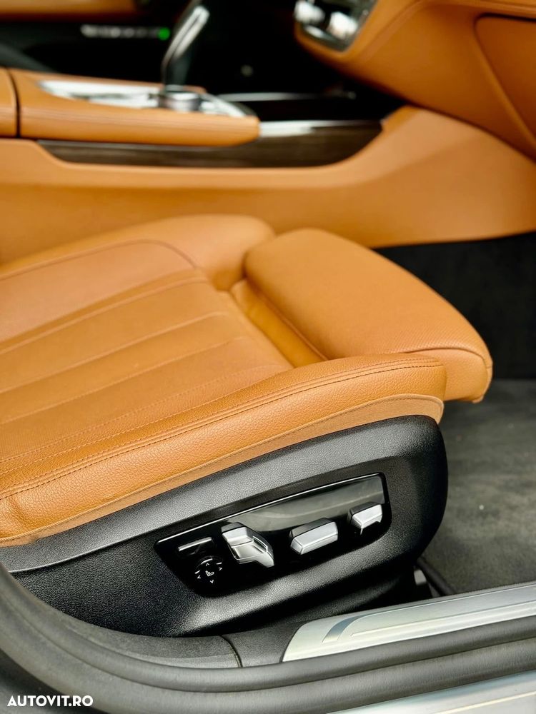 BMW Seria 7 730d xDrive - 23