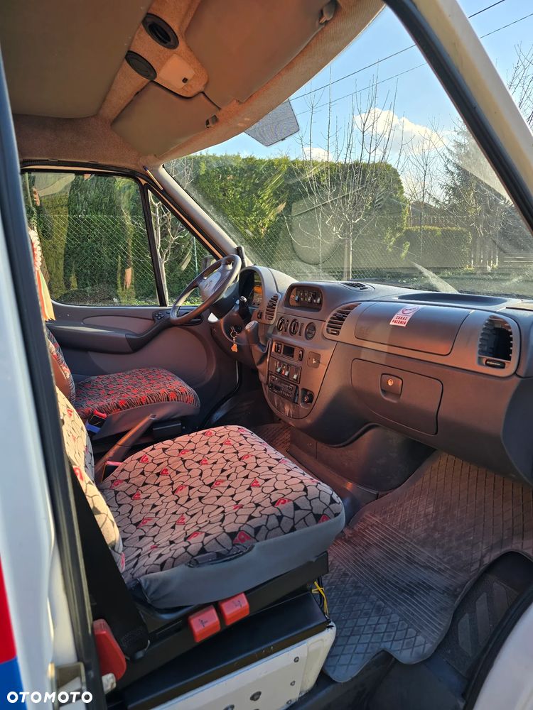 Mercedes-Benz Sprinter - 12