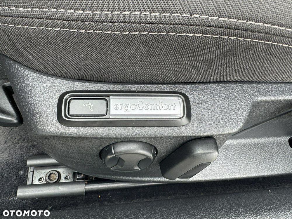 Volkswagen Passat - 19