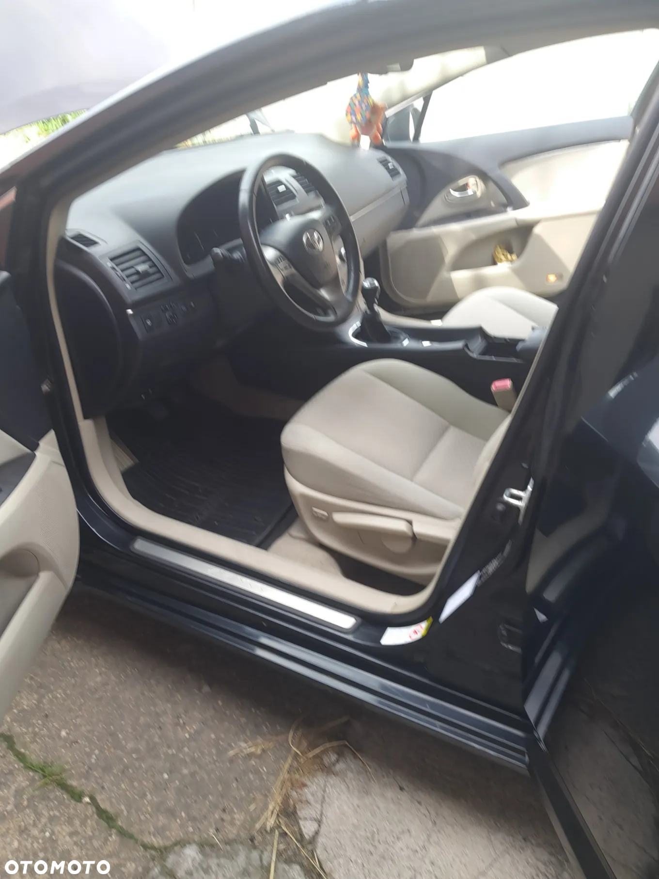 Toyota Avensis - 9