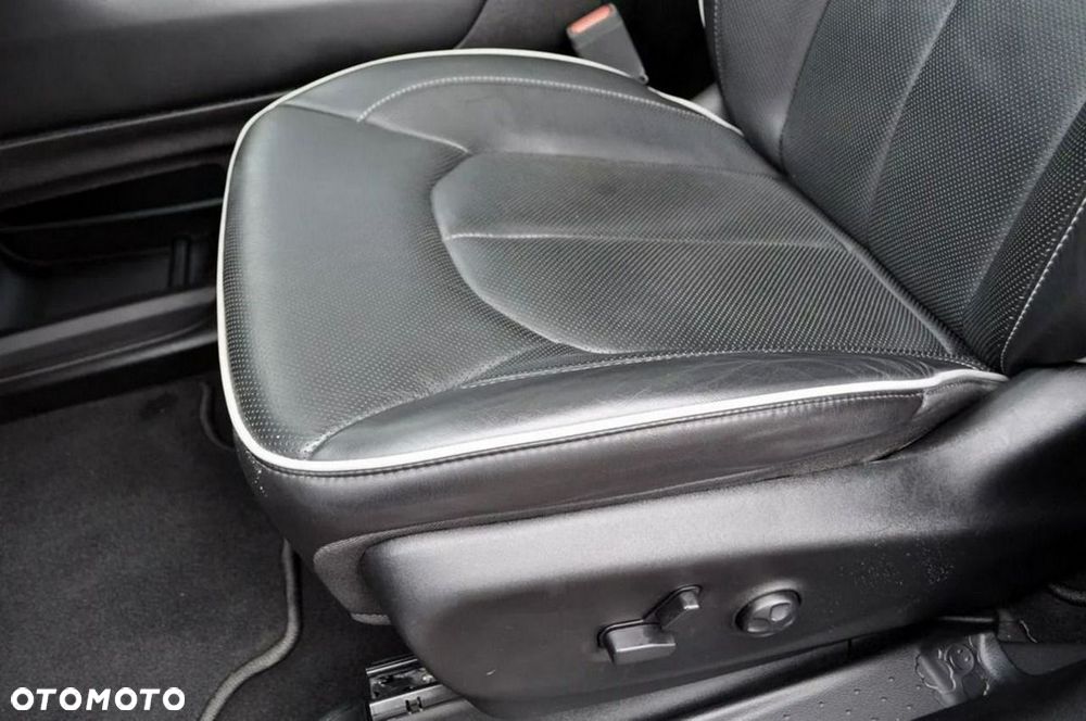 Chrysler Pacifica - 17