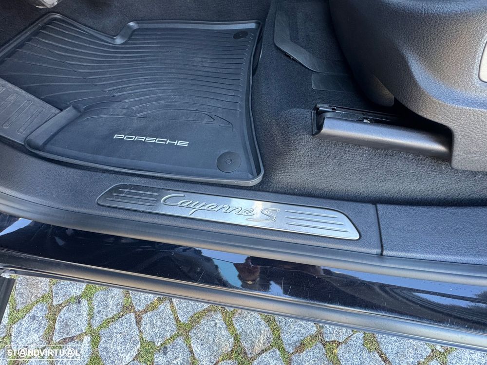Porsche Cayenne - 14