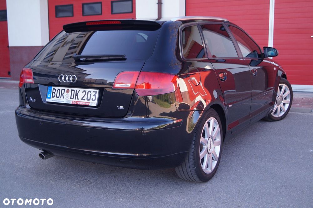 Audi A3 Sportback 1.6 FSI S line Sportpaket plus - 8