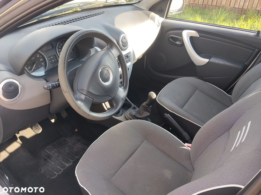 Dacia Sandero 1.2 16V - 12