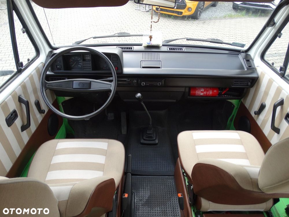 Volkswagen Transporter - 31