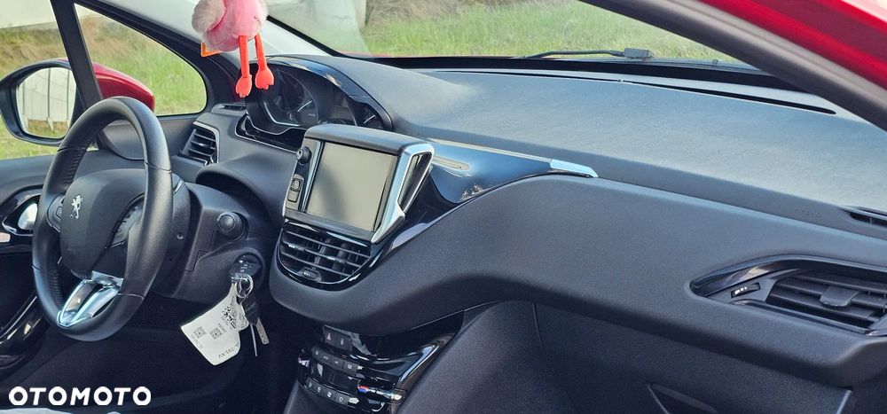 Peugeot 208 - 13