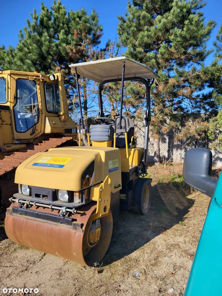 Caterpillar Walec CB 225E - 2