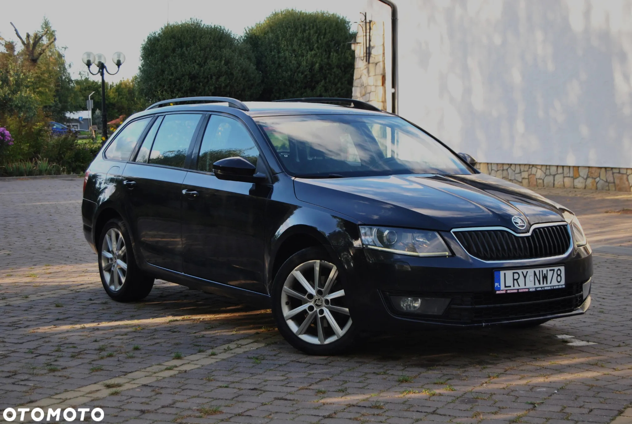 Skoda Octavia 2.0 TDI Elegance DSG - 2