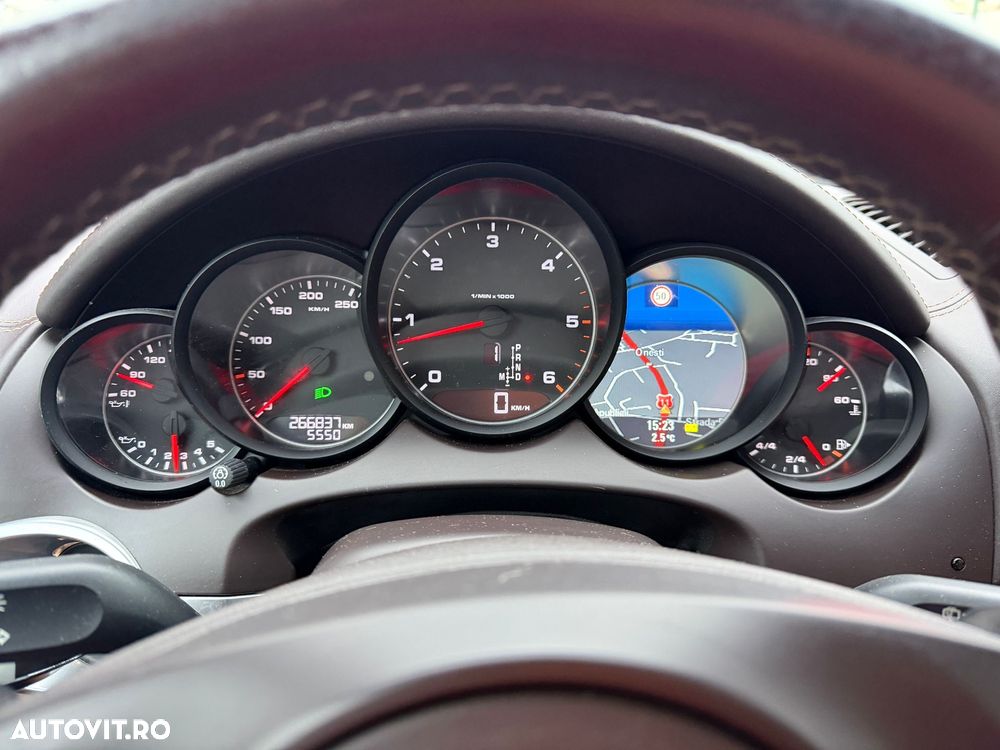 Porsche Cayenne Tiptronic S - 11