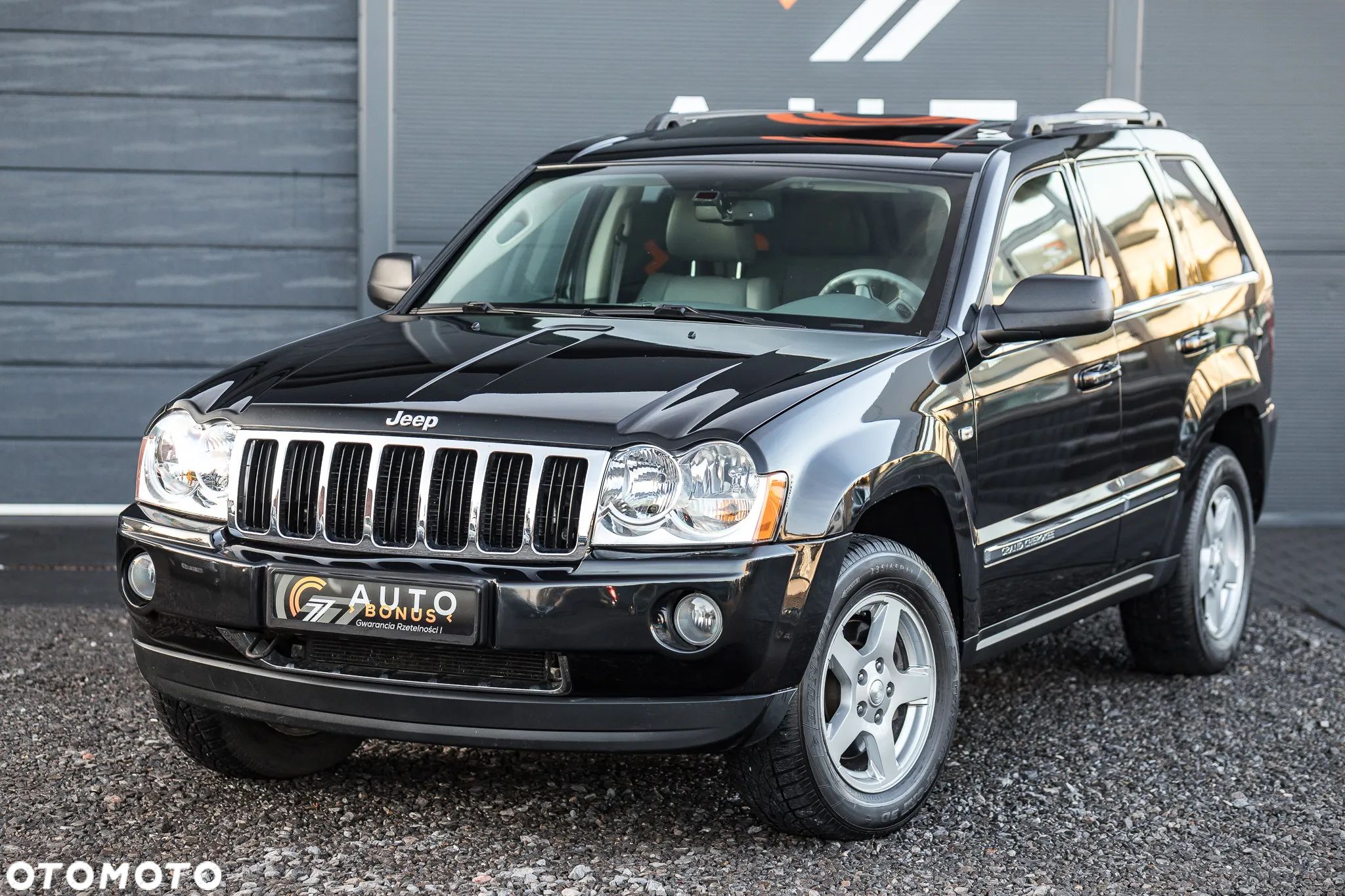 Jeep Grand Cherokee - 1