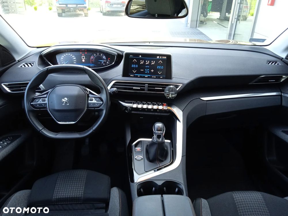 Peugeot 3008 1.2 PureTech Allure S&S - 13