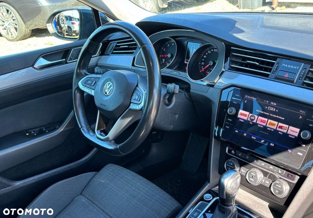 Volkswagen Passat - 16