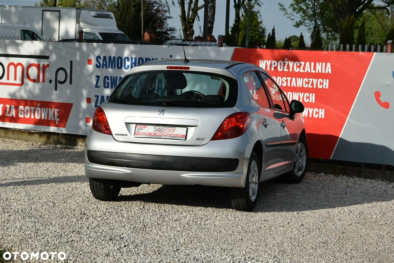 Peugeot 207 - 12
