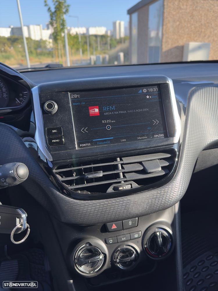 Peugeot 208 1.2 PureTech Style - 12