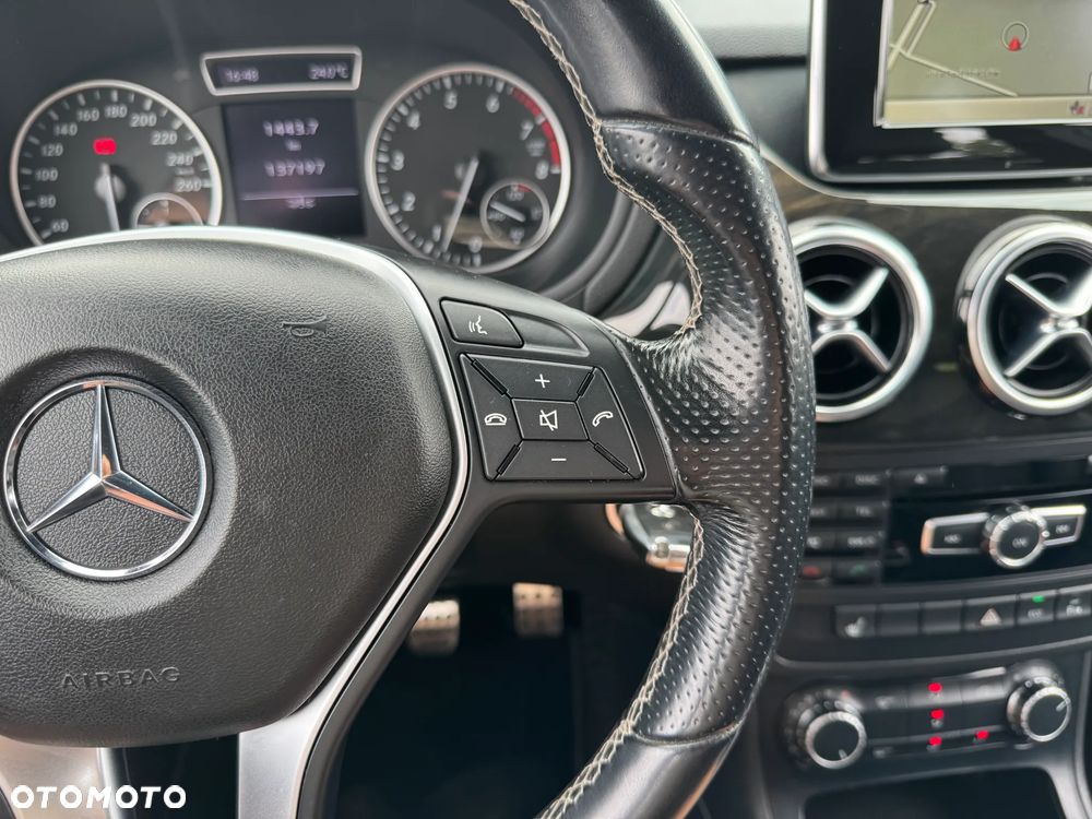 Mercedes-Benz Klasa B 200 Edition - 16