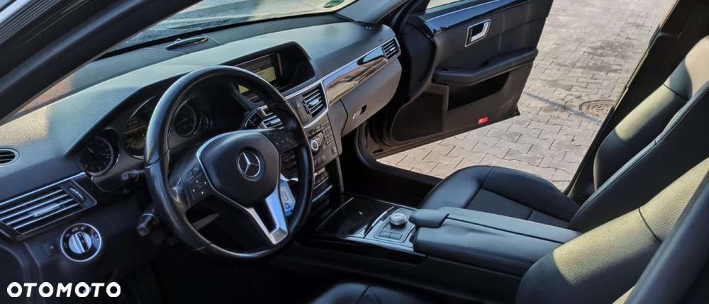 Mercedes-Benz Klasa E 250 CDI DPF BlueEFFICIENCY 7G-TRONIC Elegance - 22
