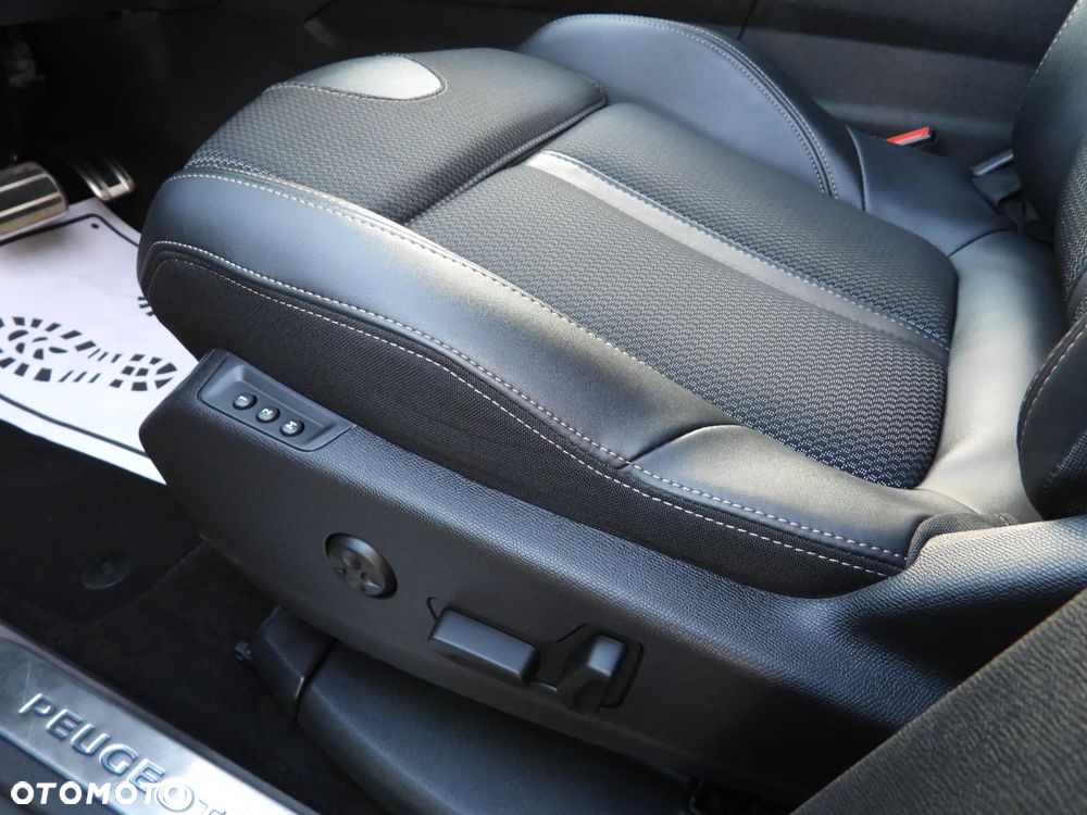 Peugeot 3008 225 e-EAT8 GT Pack - 39