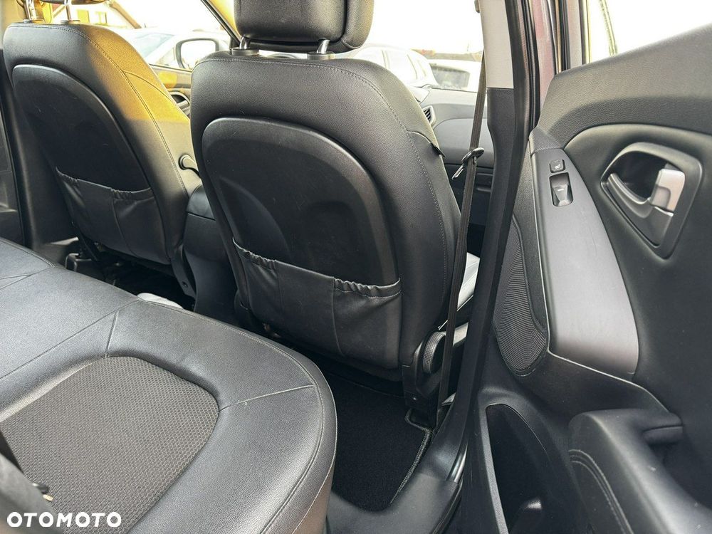 Hyundai ix35 1.6 2WD blue Trend - 14