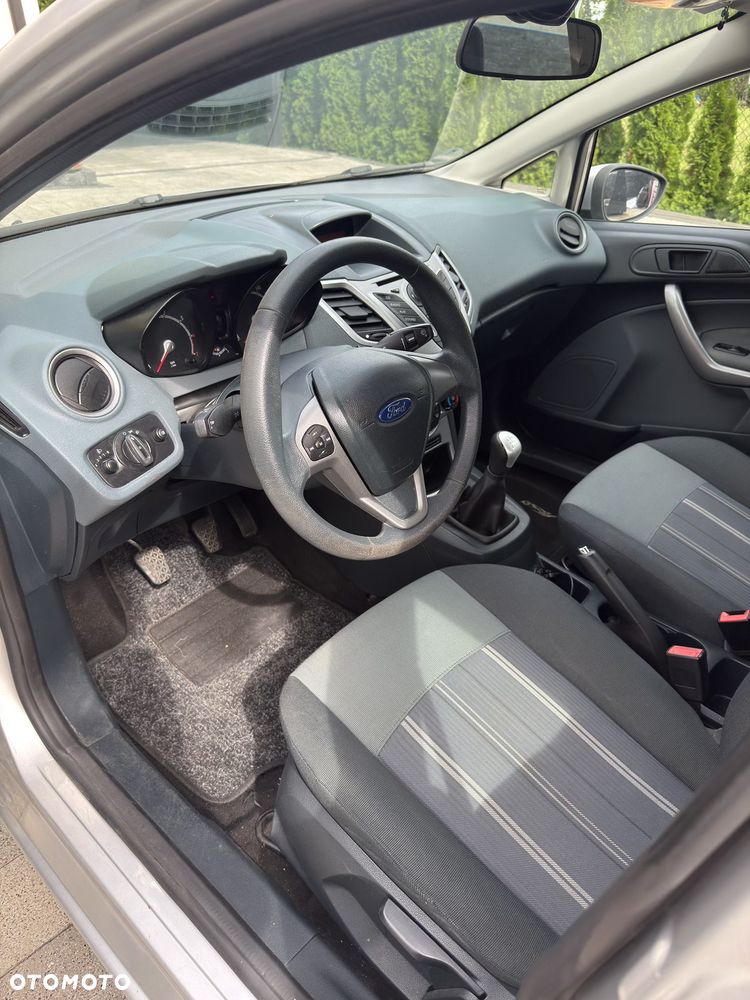 Ford Fiesta 1.25 Ghia - 9