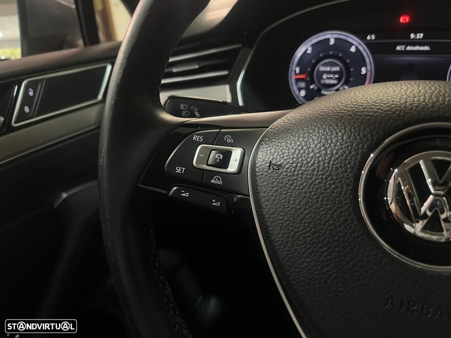 VW Passat Variant 2.0 TDi Highline DSG - 21
