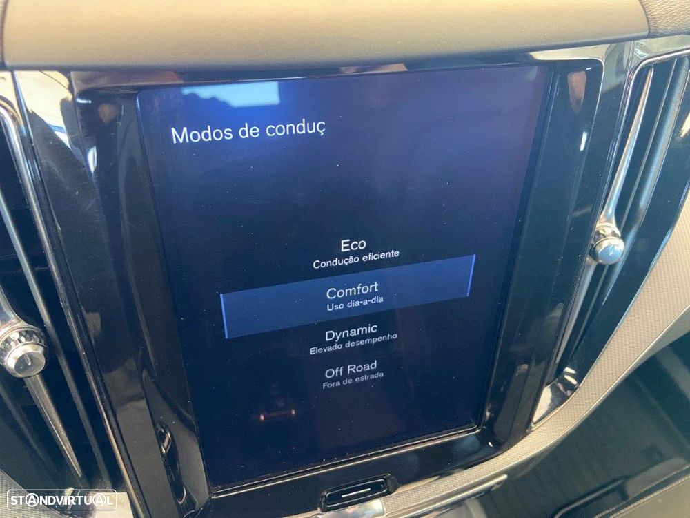 Volvo XC 60 2.0 D4 R-Design Geartronic - 21