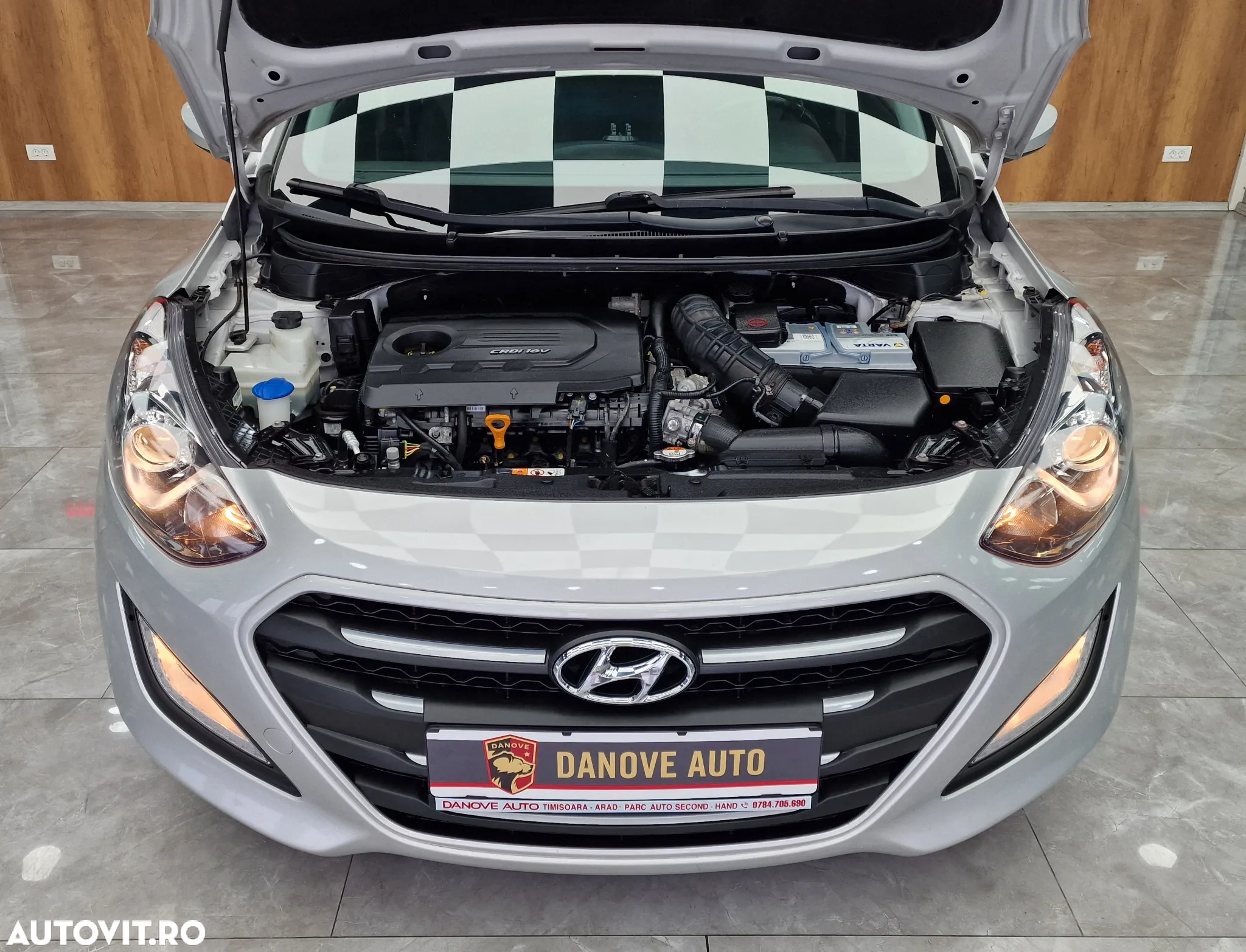 Hyundai i30 1.6 CRDI Automatik Style - 26