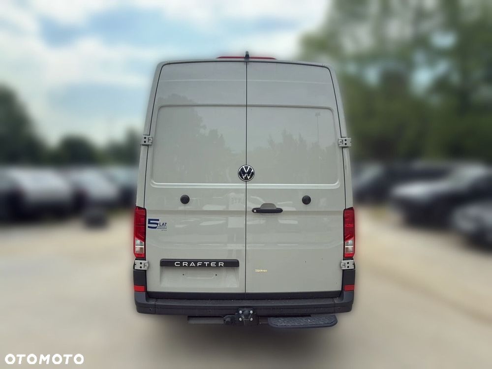 Volkswagen Crafter 35 Furgon z wysokim dachem 2,0 177 KM /Automatyczna r. o. 4490 mm - 6